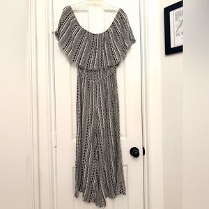 Elan Black and White On-Off-Shoulder Jumpsuit-S